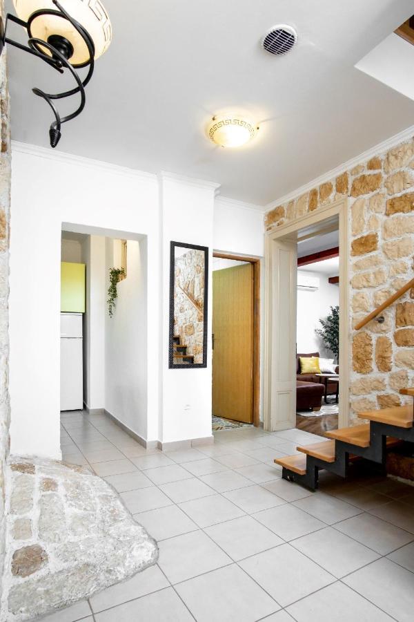 Zollus House Tvrda Apartment Osijek Exterior photo