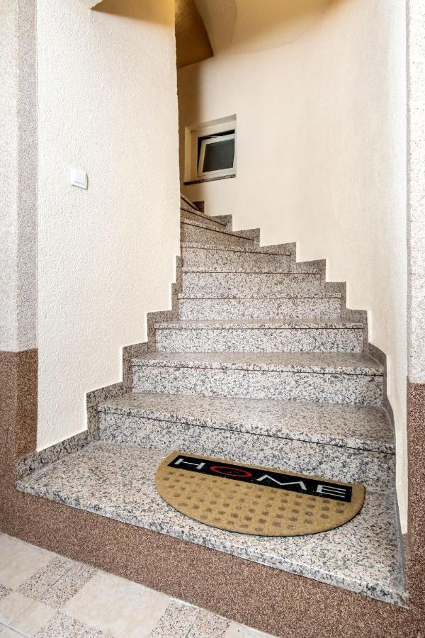 Zollus House Tvrda Apartment Osijek Exterior photo