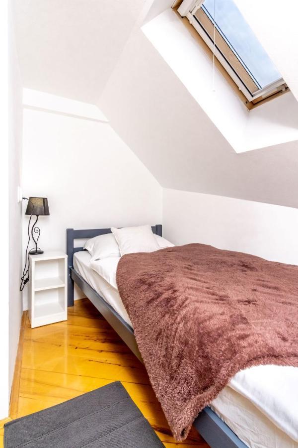 Zollus House Tvrda Apartment Osijek Exterior photo