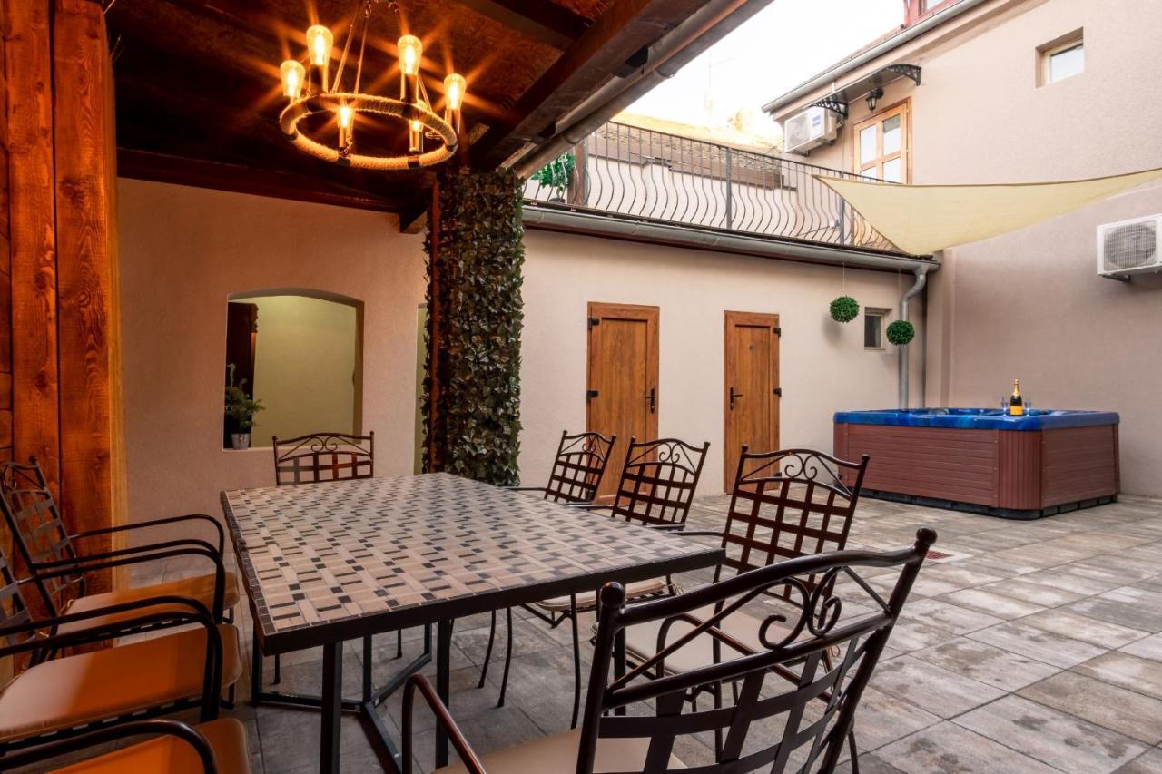 Zollus House Tvrda Apartment Osijek Exterior photo